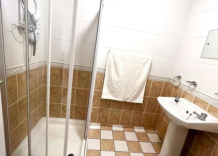 Ideal בית הארחה